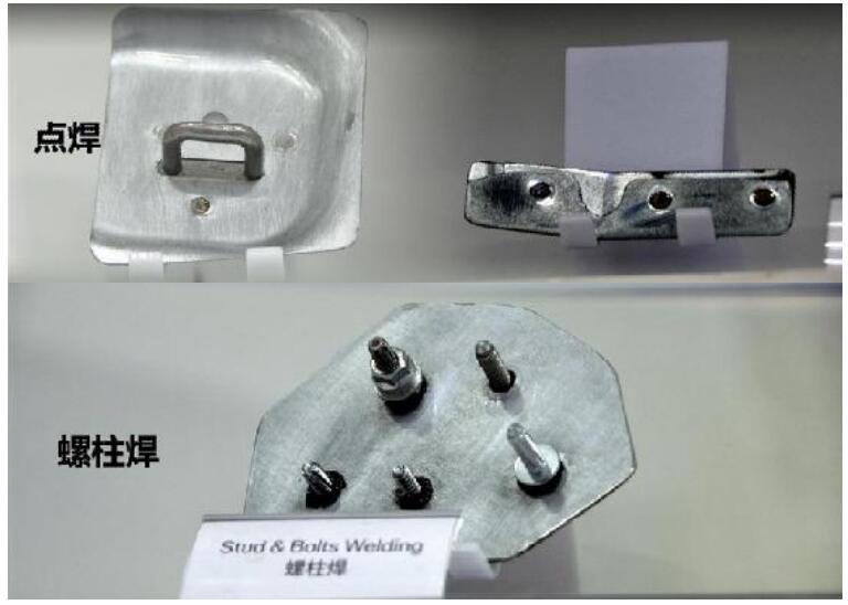熔焊是在焊接过程中将工件接口加热至熔化状态， 不加压力 完成焊接的方法。 熔焊时， 热源将待焊两工件接口处迅速加 热熔化， 形成熔池。 熔池随热源向前移动， 冷却后形成连续 焊缝而将两工件连接成为一体。 • 压焊是在加压条件下， 使两工件在固态下实现原子间结合， 又称固态焊接。 常用的压焊工艺是电阻对焊。 压焊方法的共 同特点是在焊接过程中施加压力而不加填充材料。 • 钎焊是使用比工件熔点低的金属材料作钎料， 将工件和钎料 加热到高于钎料熔点、 低于工件熔点的温度， 利用液态钎料 润湿工件， 填充接口间隙并与工件实现原子间的相互扩散， 从而实现焊接的方法。