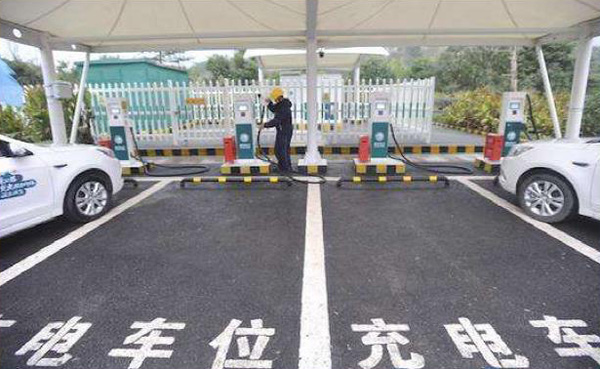 启飞汽车设计